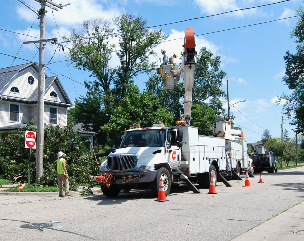 Jefferson, Walworth counties hit by storms; downed trees cause extensive power outages
